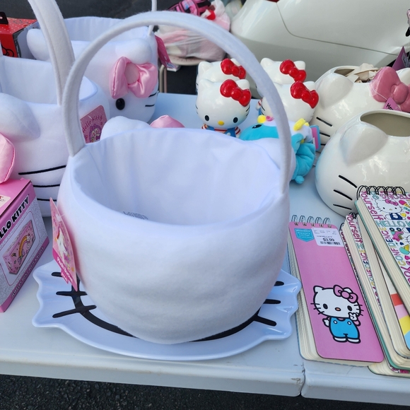 Hello kitty basket - Picture 2 of 2